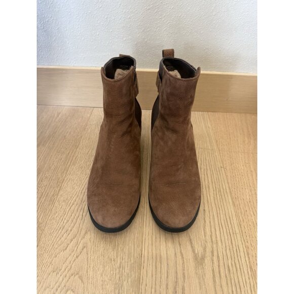 UGG Womens Wedge Bootie 9 Brown Suede Leather Sheepskin Comfy Winter Boots Shoes - Picture 2 of 5